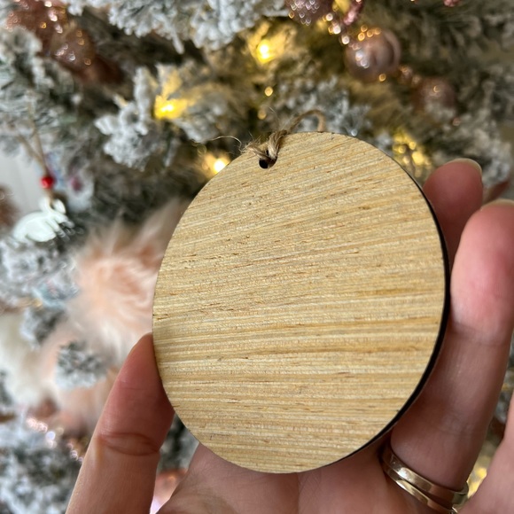 Santa is a swiftie ornament Taylor Swift - Picture 2 of 2